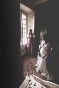 mariage; provence; lorgues; chateau crostes; robe; lorgues, vaucluse