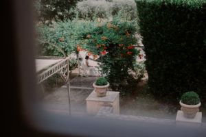 mariage; provence; lorgues; chateau crostes; robe; lorgues, vaucluse