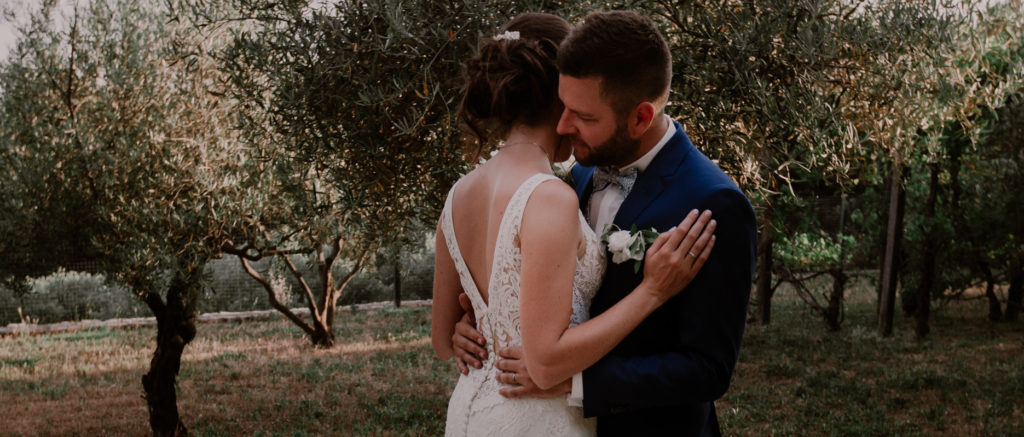 CLOTHILDE DUFRESNE - PHOTOGRAPHE MARIAGE VAUCLUSE -chateau crostes; lorgues; mariage couple oliveraie