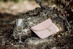 photographe mariage avignon - reportage photo de mariage provence - domaine de mariage provence - photographe lifestyle avignon - lumière naturelle photographie - photographe mariage vaucluse -