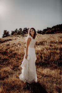 photographe mariage et famille avignon - mariage civils avignon - reportage photo de mariage laïque provence - domaine de mariage en provence - séance photo couple vaucluse - séance engagement mariage - lumière naturelle photographie