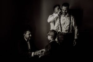 photographe mariage et famille avignon - mariage civils avignon - reportage photo de mariage laïque provence - domaine de mariage en provence - séance photo couple vaucluse - séance engagement mariage - lumière naturelle photographie