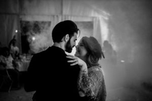 photographe mariage avignon - reportage photo de mariage provence - domaine de mariage provence - photographe lifestyle avignon - lumière naturelle photographie - photographe mariage vaucluse -
