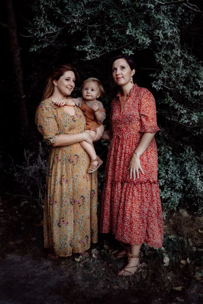 séance photo famille isle sur la sorgue -photographe lifestyle avignon - photographe mariage en provence - photographe famille vaucluse - lumiere naturelle photographie